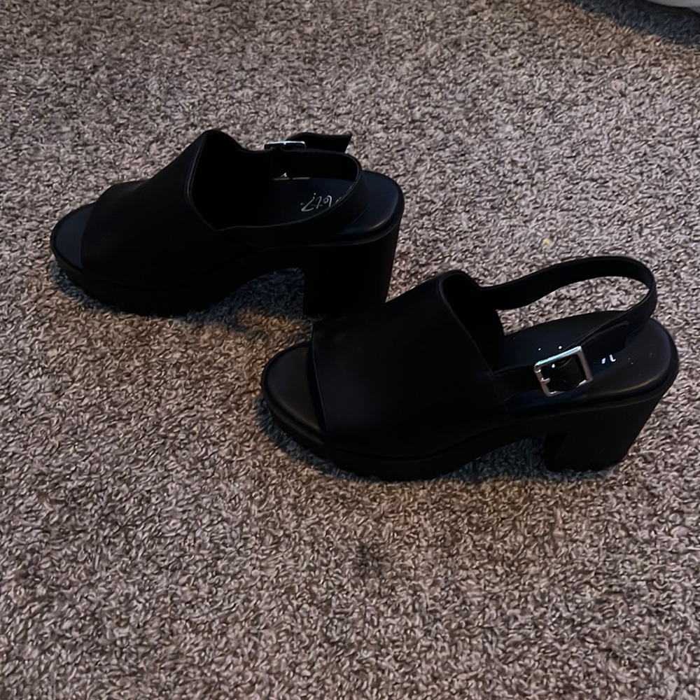 black open toed wedges